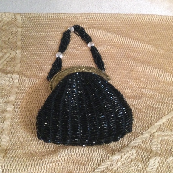 Vintage evening bag black beaded, gold scrolled closure - Picture 3 of 3